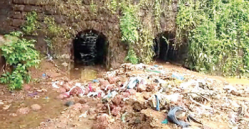 When rain pounded outside, Desterro residents slept in fear