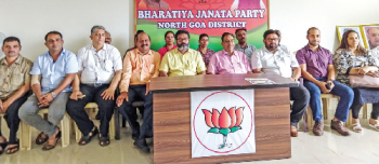 Falari, Braganza back Mapusa MLA to the hilt, Kandolkar dithers