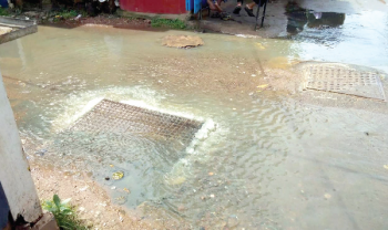 Sewage flows on roads, Baina locals demand solution