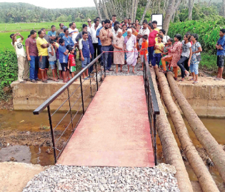 Saligao locals build their own bridge after p’yat fails to act