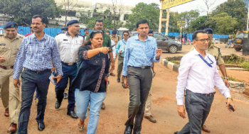Parking woes: S Collector inspects airport area