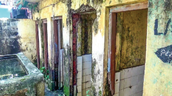 Mangor locals irked over dilapidated public toilet