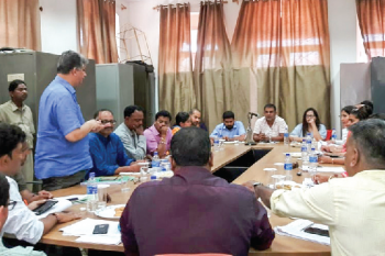 Falari fumes at preferential treatment given to RTI activist, warns civic staff