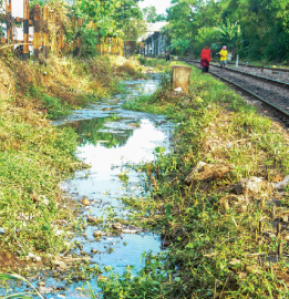 KR, MMC play blame game on sewage trench