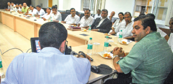 Khaunte rules out govt rethink on scrapping of Saturday courts