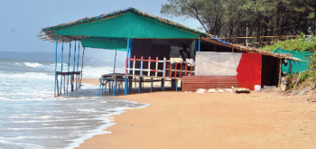 Rising sea water hits erection of shacks along Betalbatim belt