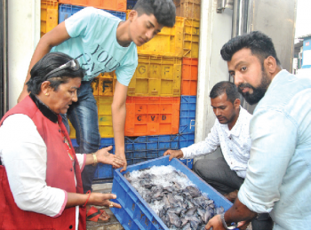 Stinking fish container truck raises hackles of citizens