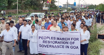 Protesters fail to meet CM, serve 48-hr notice for power transfer