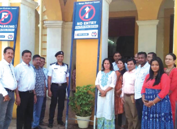 HDFC donates 30 traffic sign boards to MMC