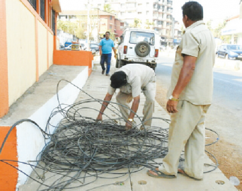 MMC cracks the whip on overhead cables