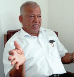 Luizinho takes chartered plane to be on time in Goa for trust vote