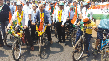 Cong kicks off poll campaign with cycle yatra in Mapusa