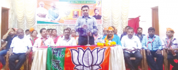 Deepak should take political sanyas: Satarkar