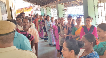 Voters fume after officials insist on EPIC at Sattari