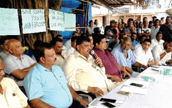 Colva stands solidly behind taxi operators