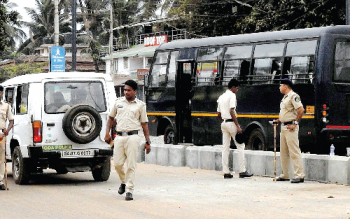 Colva erupts against GoaMiles ops; Churchill roars for locals