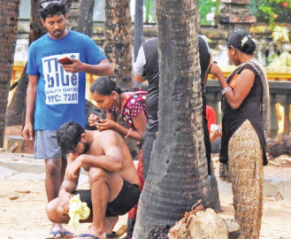 Migrant women vendors have field day at Colva beach