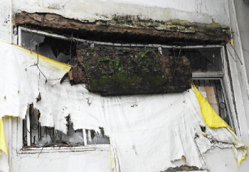 Beam in Hospicio pharmacy collapses