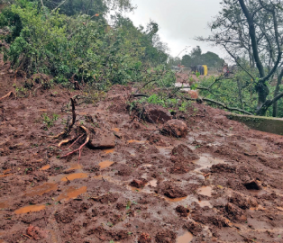 Motorists face ordeal on Chorla Ghat from Mon night to Tue afternoon