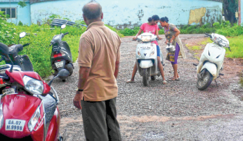 Corlim p’yat draws villagers’ ire over non-availability of water