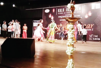 Rains cause seepage on stage of Ravindra Bhavan, Margao