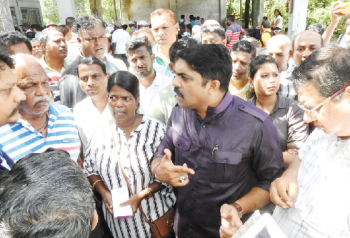 Vijai, supporters storm Arlem RTO office, demand better services for vehicle owners