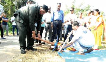 Work on approach roads for under pass at Seraulim begins