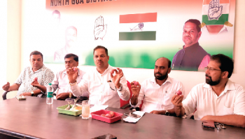 Soon gold merchants will start trading in onions: Cong