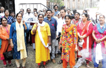 Freedom Fighters children demand jobs, one-time settlement from govt