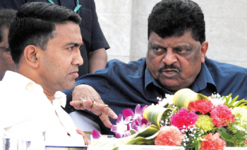 CM seeks blessings of Saxttikars to take State forward