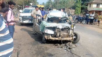 Couple die, daughters seriously injured in mishap near Karwar
