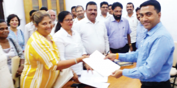 Local leaders from Nuvem submit memo to CM saying no to waste treatment plant at Verna