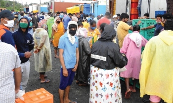 Social distancing norms go for a toss again as Margao wholesale fish market reopens