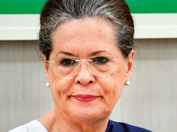 Backing the Gandhis