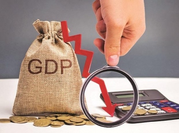 GDP sees record plunge @ 23.9%
