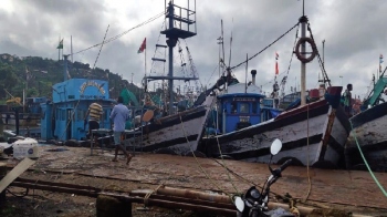 Workers arrive by flight as boat owners fight labour shortage