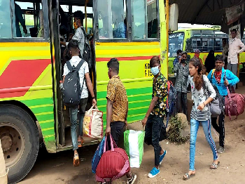 Migrant workers from north K’taka board buses for Goa