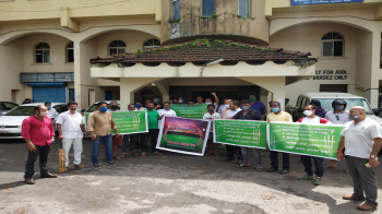 Cunchelim locals vow to stop ‘illegal’ development of cricket ground, meet Dy Collector