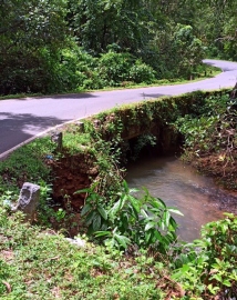 Minor landslide poses threat along Agonda-Canacona road