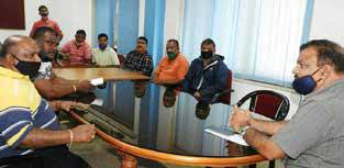 Fish vendors complain of illegal retail sale in wholesale market