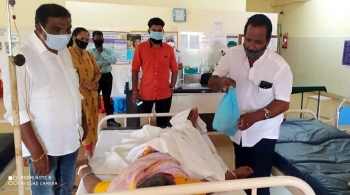 BJP offers fruits to patients at Canacona CHC