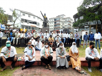 Cong leaders protest arrest of party leaders