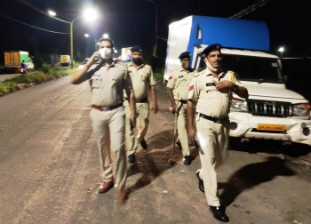 Wholesale fish market road cleared of trucks for 1st time, cops patrol