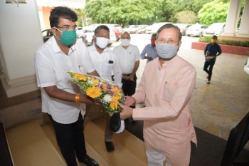 Javadekar arrives in Goa to douse farm bills fires