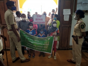 Mapusa civic body stops work at Cunchelim ground, brings smiles to agitating locals