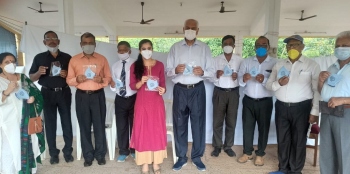 Goa Air Force Assn distributes face masks to air veterans