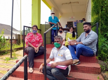 Aldona p’yat members hold dharna, say secretary playing ‘disappearing’ games