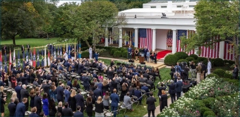Being outdoors doesn’t mean you are safe from Covid. A recent White House event showed us what not to do…