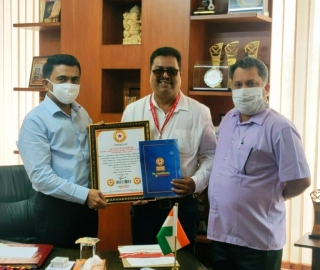SAG’s senior chess coach Kavlekar presented Noble World Record certificate
