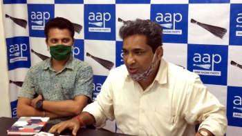 AAP blames CM for 'collapsing law & order situation'; seeks his resignation